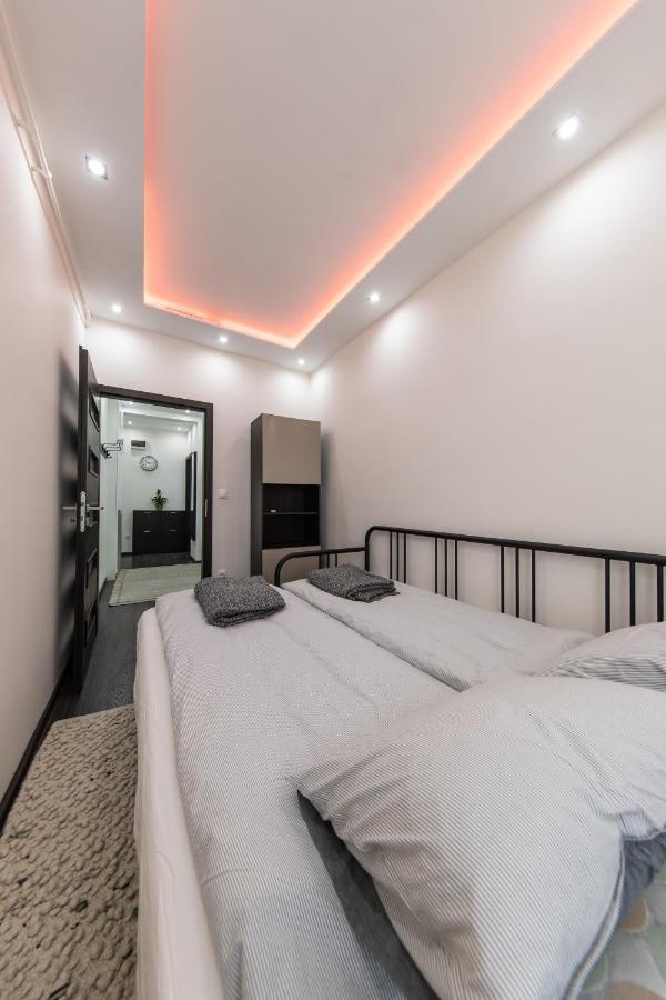 Spacious 3-Room Apartment With Free Parking 부다페스트 외부 사진