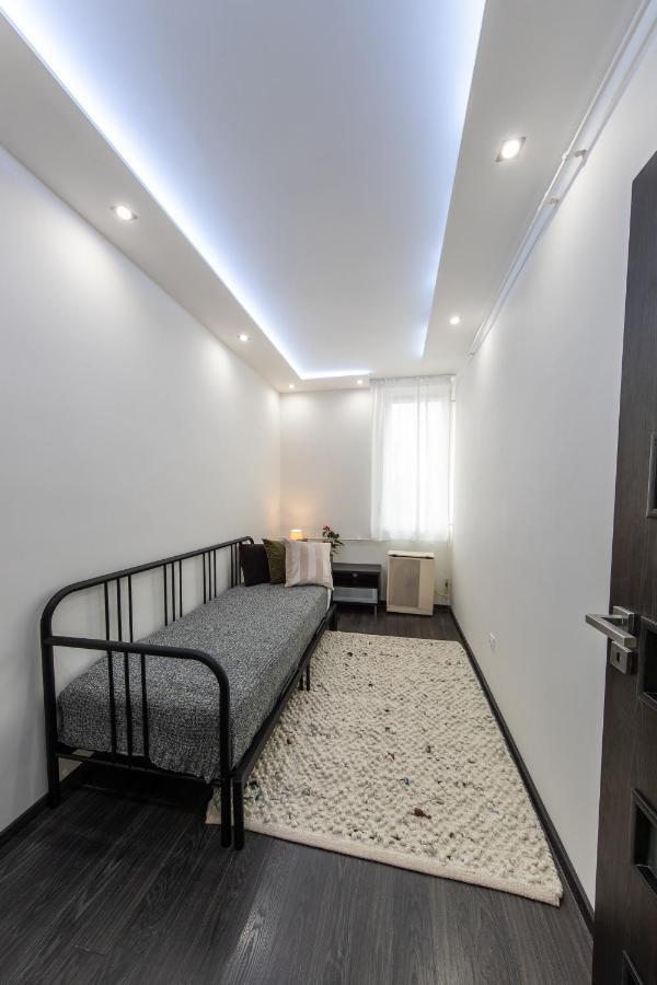 Spacious 3-Room Apartment With Free Parking 부다페스트 외부 사진