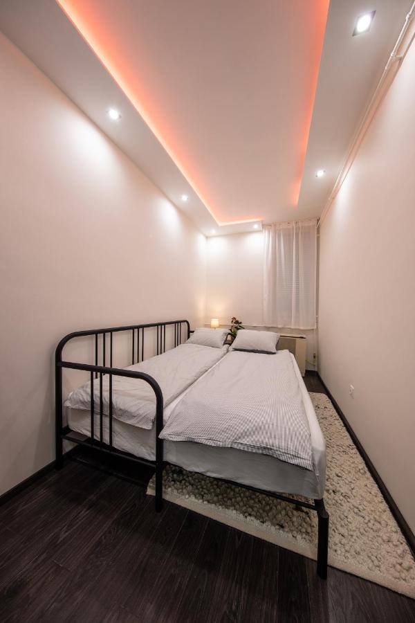 Spacious 3-Room Apartment With Free Parking 부다페스트 외부 사진