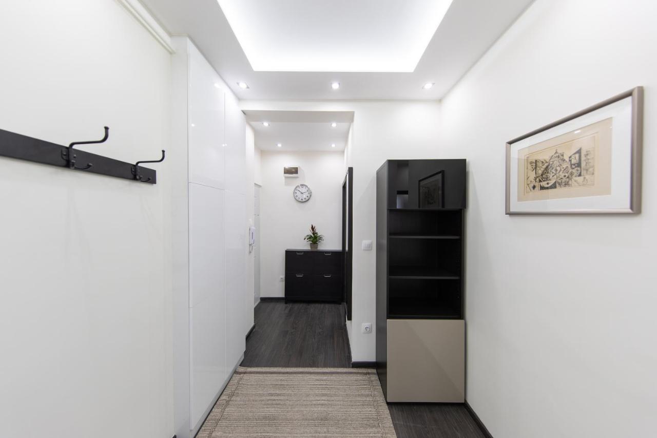 Spacious 3-Room Apartment With Free Parking 부다페스트 외부 사진