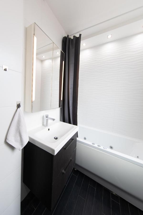 Spacious 3-Room Apartment With Free Parking 부다페스트 외부 사진