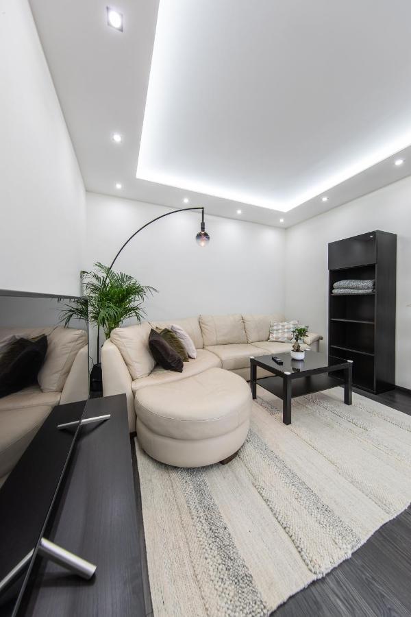 Spacious 3-Room Apartment With Free Parking 부다페스트 외부 사진