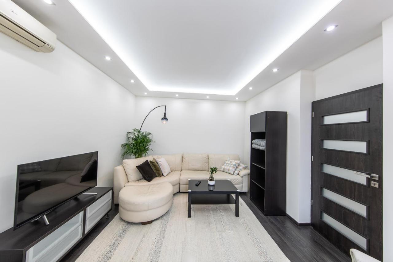 Spacious 3-Room Apartment With Free Parking 부다페스트 외부 사진